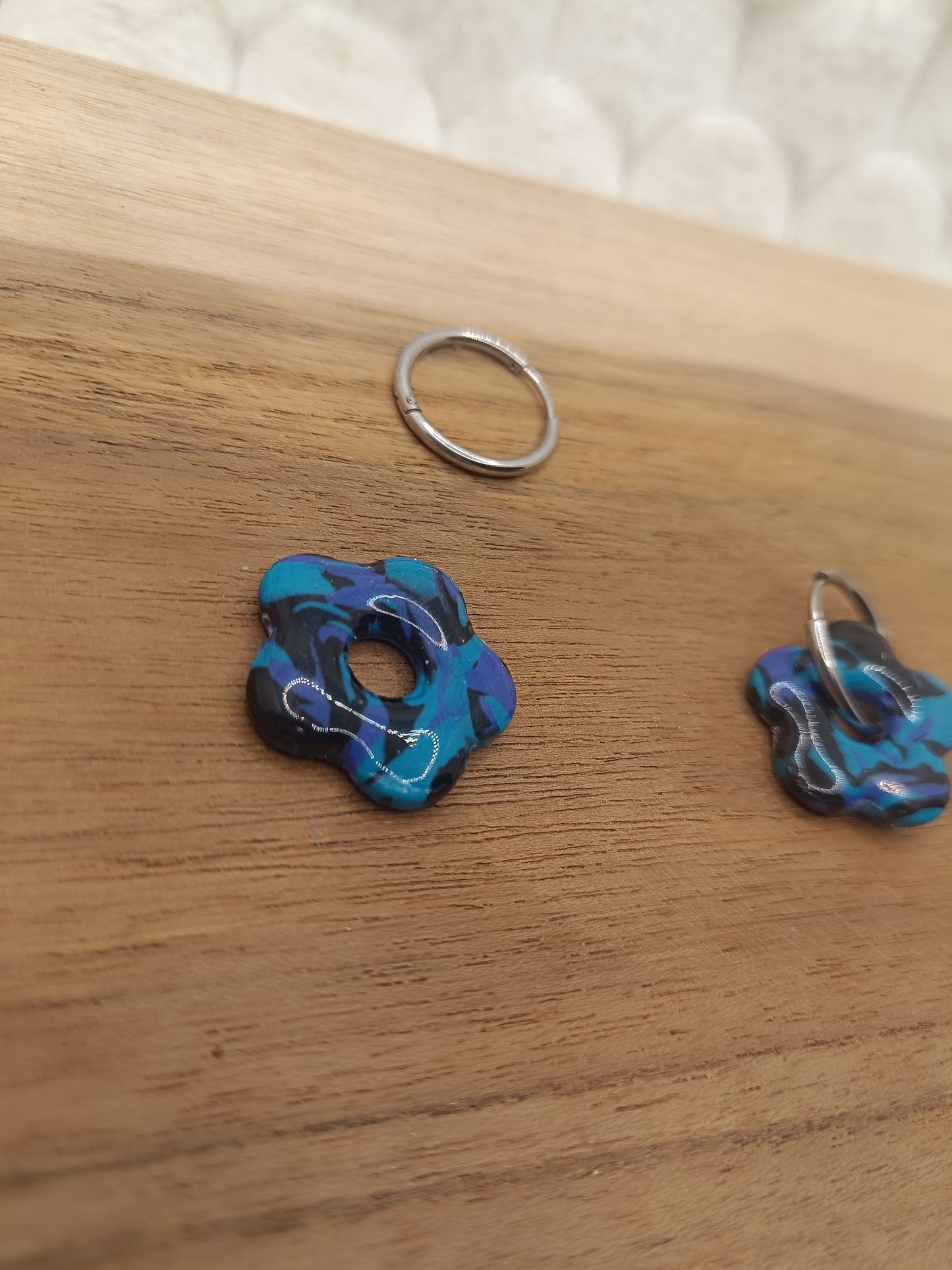 Pampille " Mya " bleu clair/foncé et noir