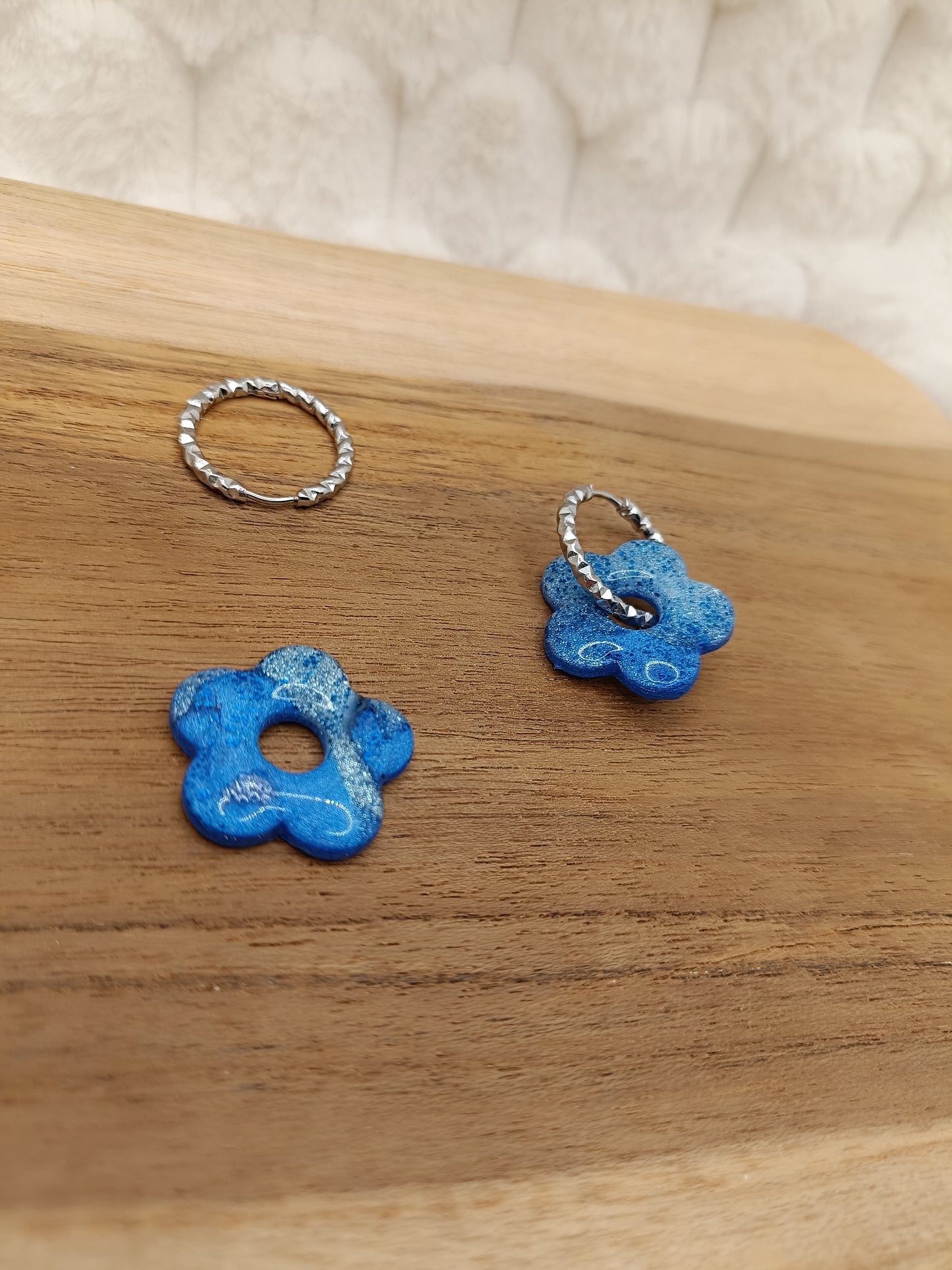 Pampille " Mya " bleu électrique/translucide