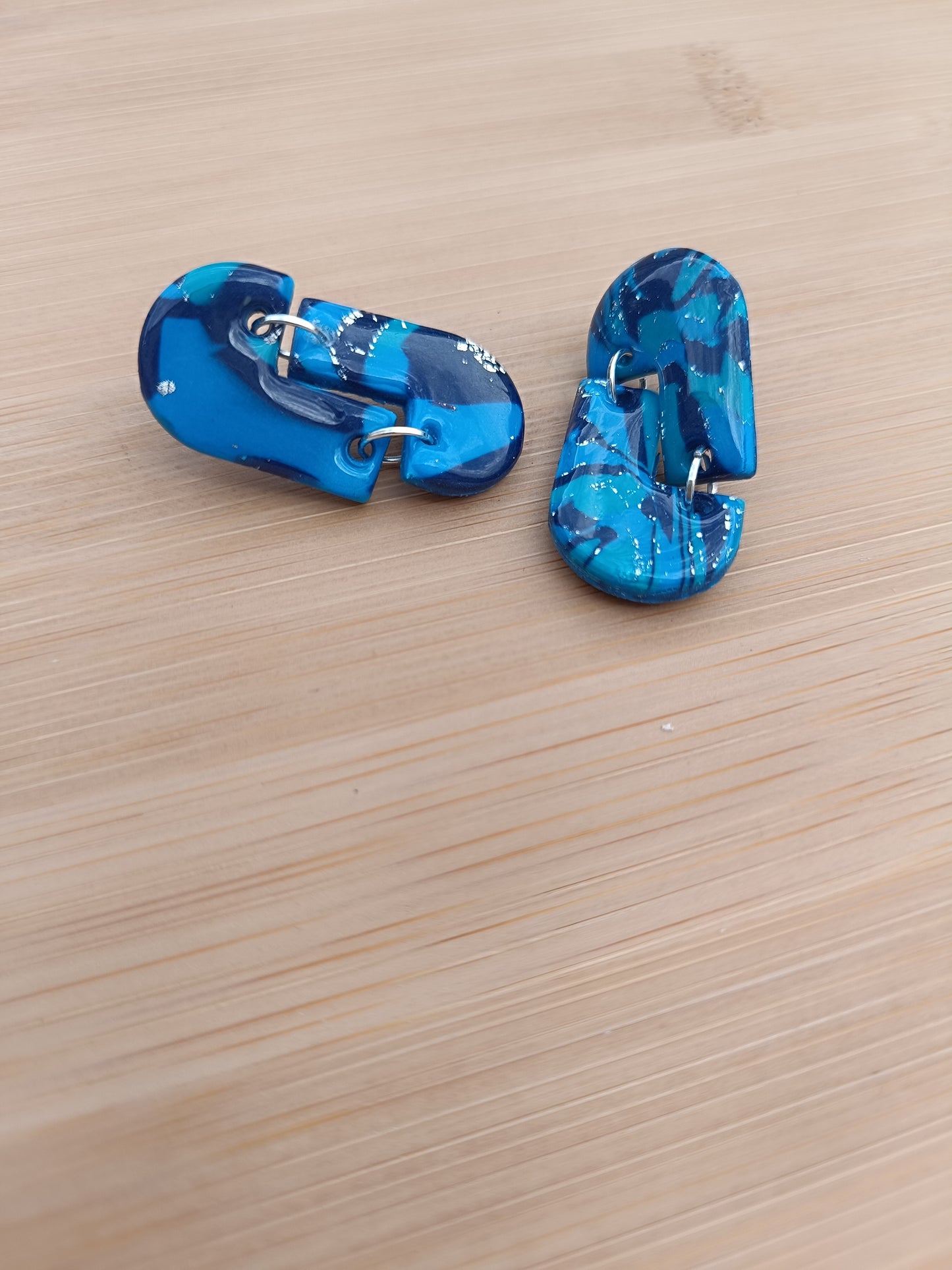 Boucles d'oreilles " elise " bleu profond