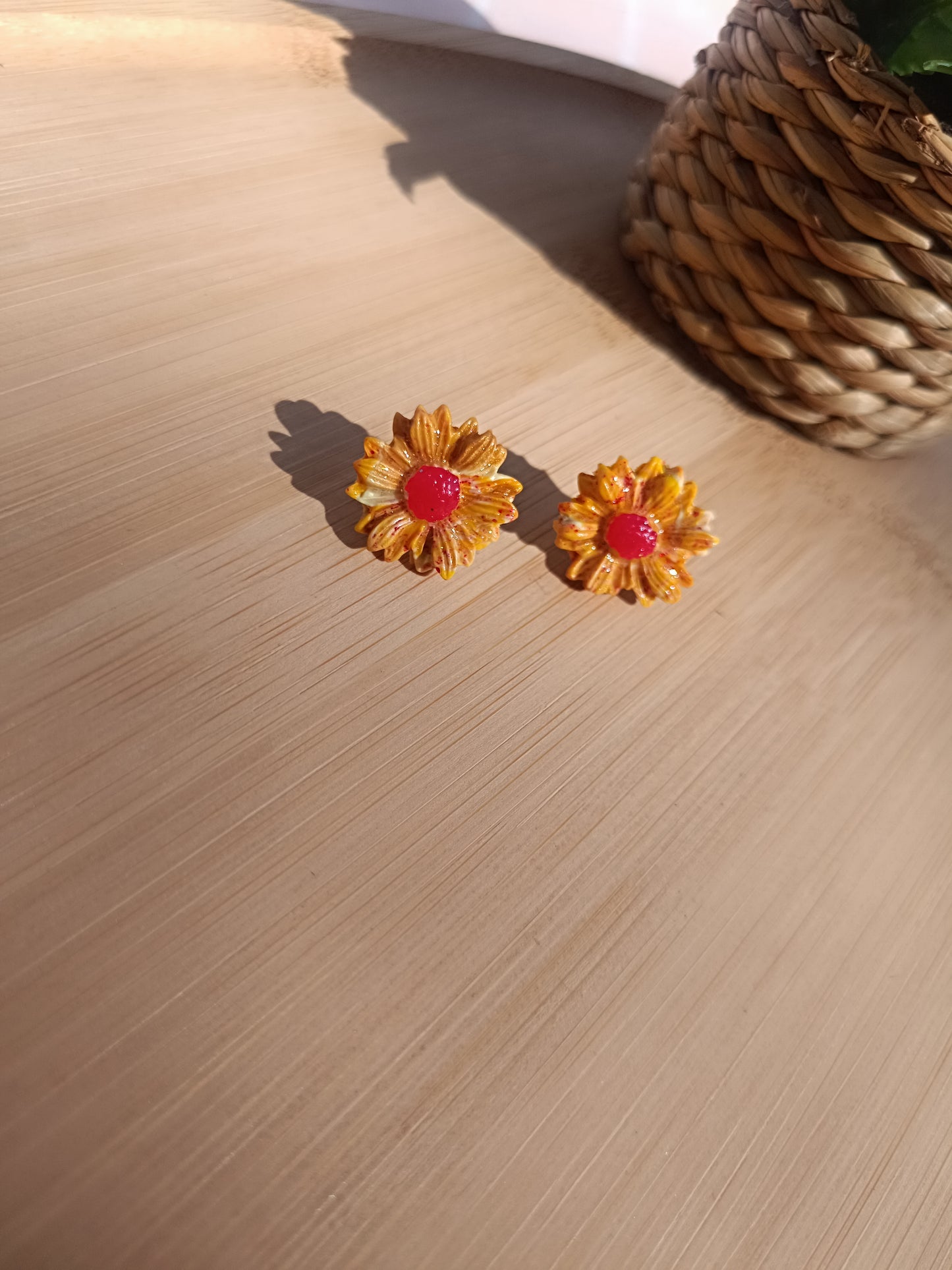 Clous d'oreilles " miel sauvage "