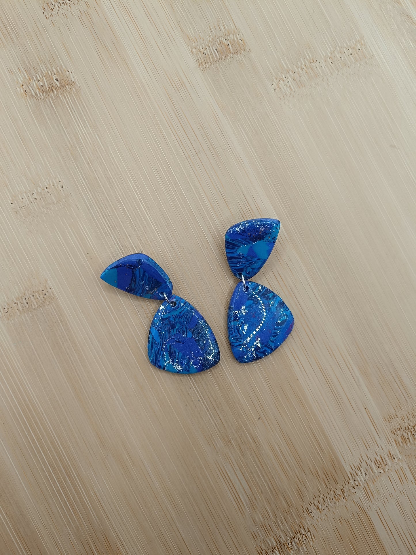Boucles d'oreilles " Eléonore " bleu océan et argenté