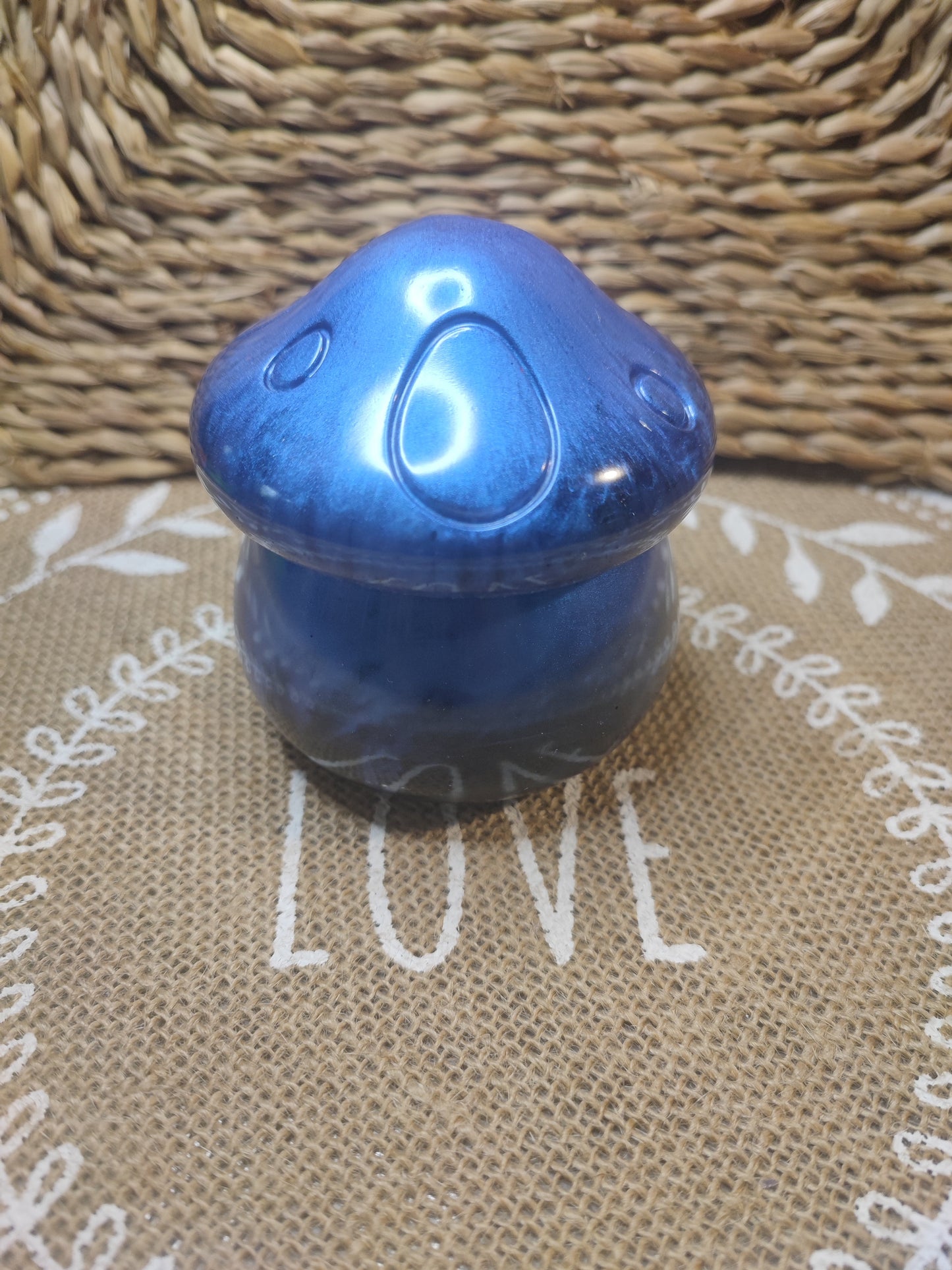 boite à bijoux " champignon" bleu feuille noir en résine epoxy