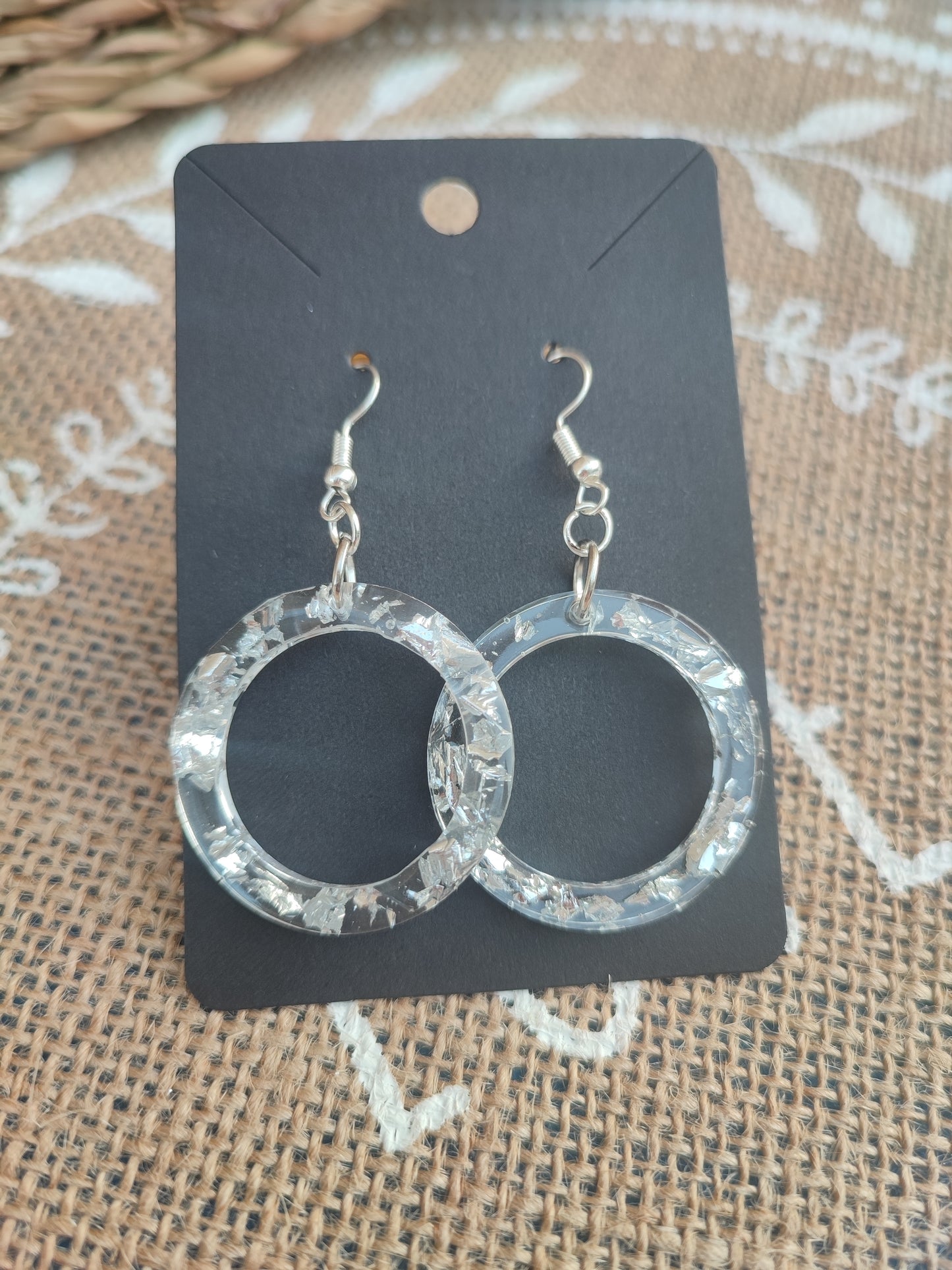 Boucles d'oreilles anneaux argenté résine epoxy