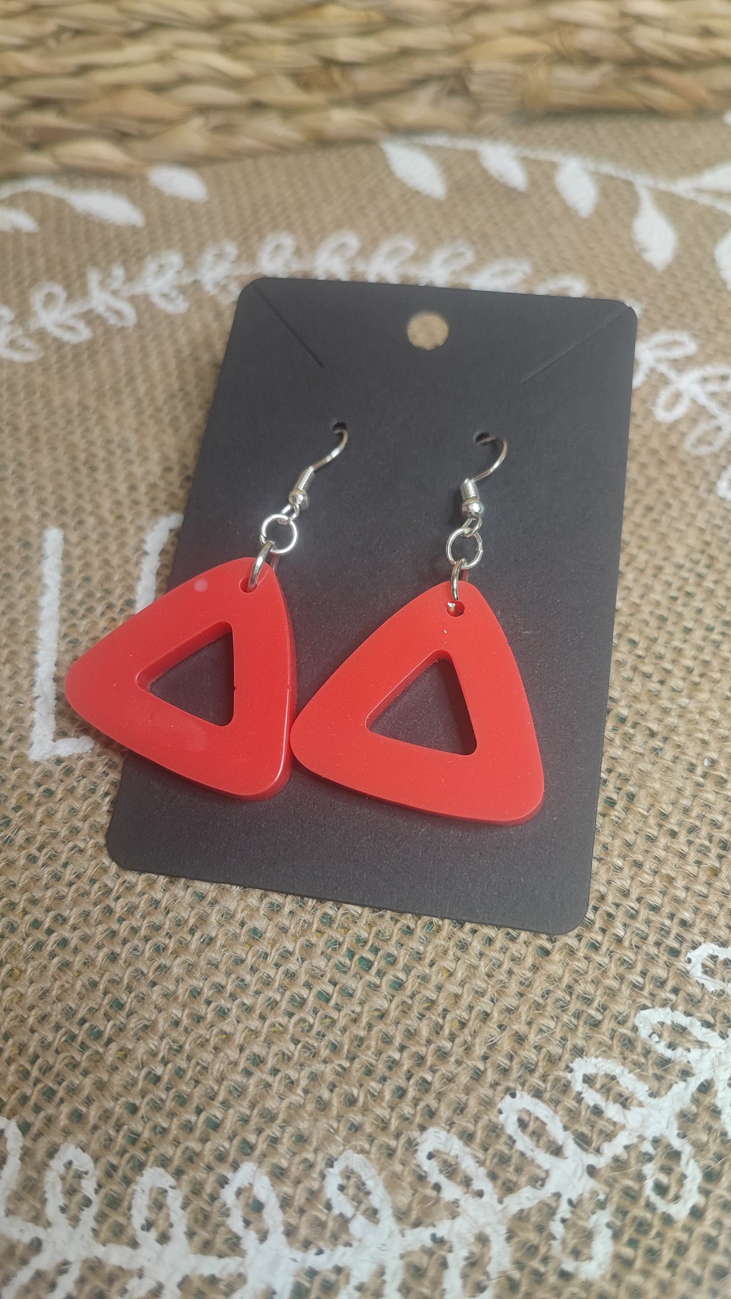 boucle d'oreilles triangle (petit format ) rouge pastèque résine epoxy