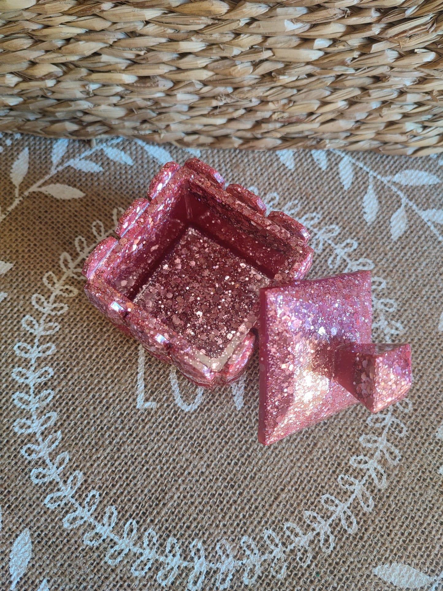 boite à bijoux diamant rose foncé pailleté résine epoxy