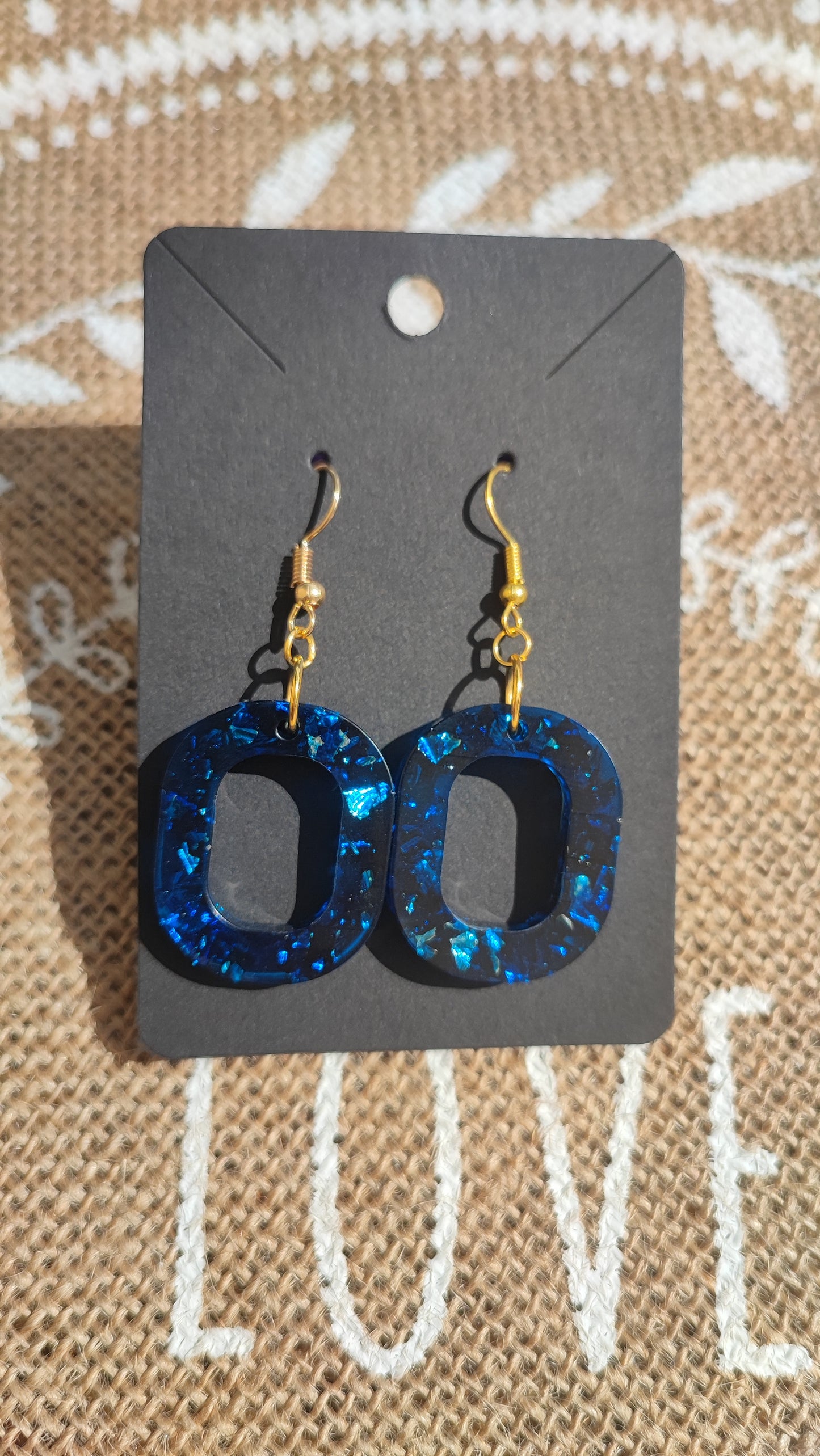 boucles d'oreilles carré arrondi feuille bleu résine epoxy