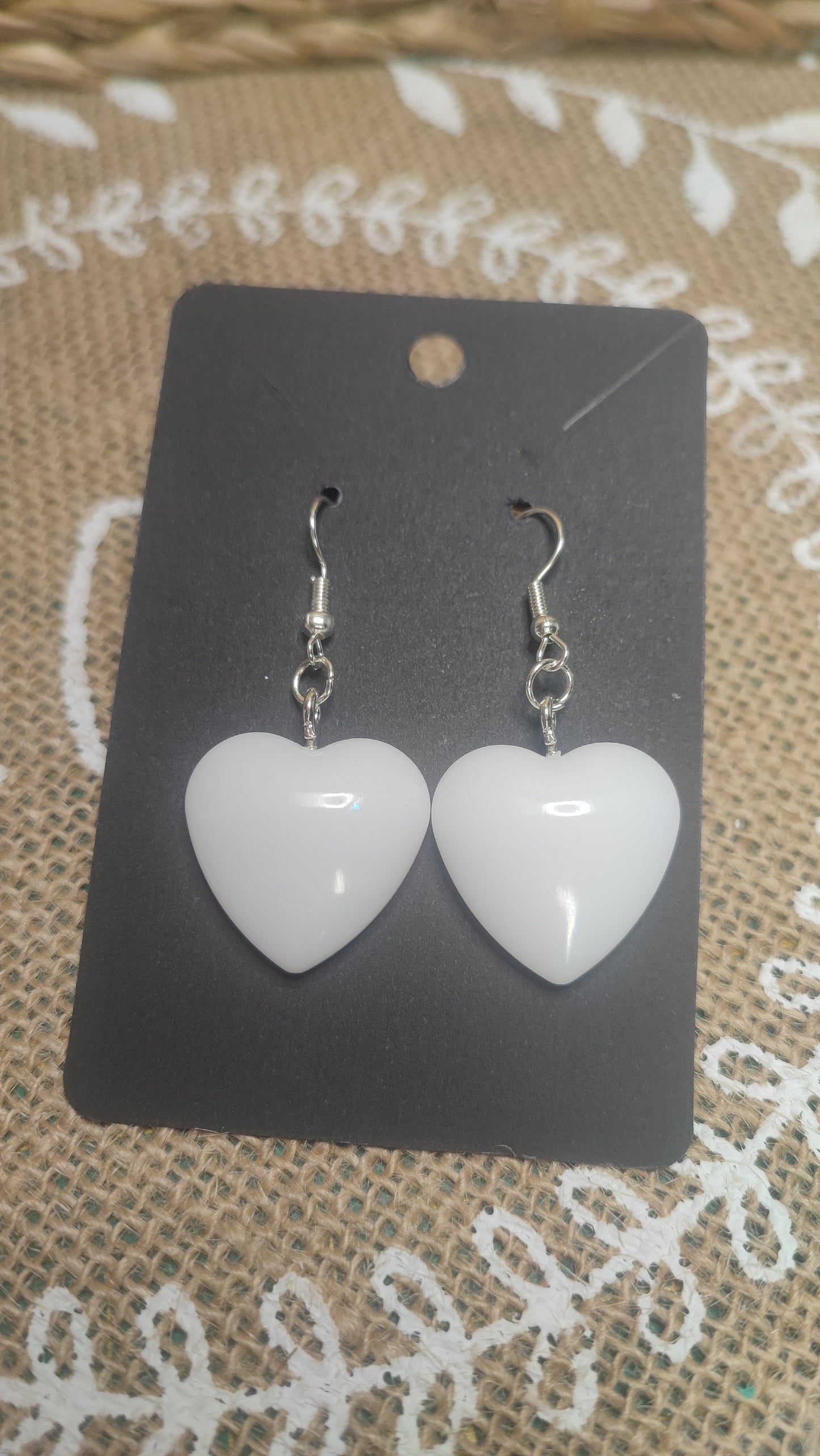boucles d'oreilles coeur ( grand format ) blanche opaque résine epoxy