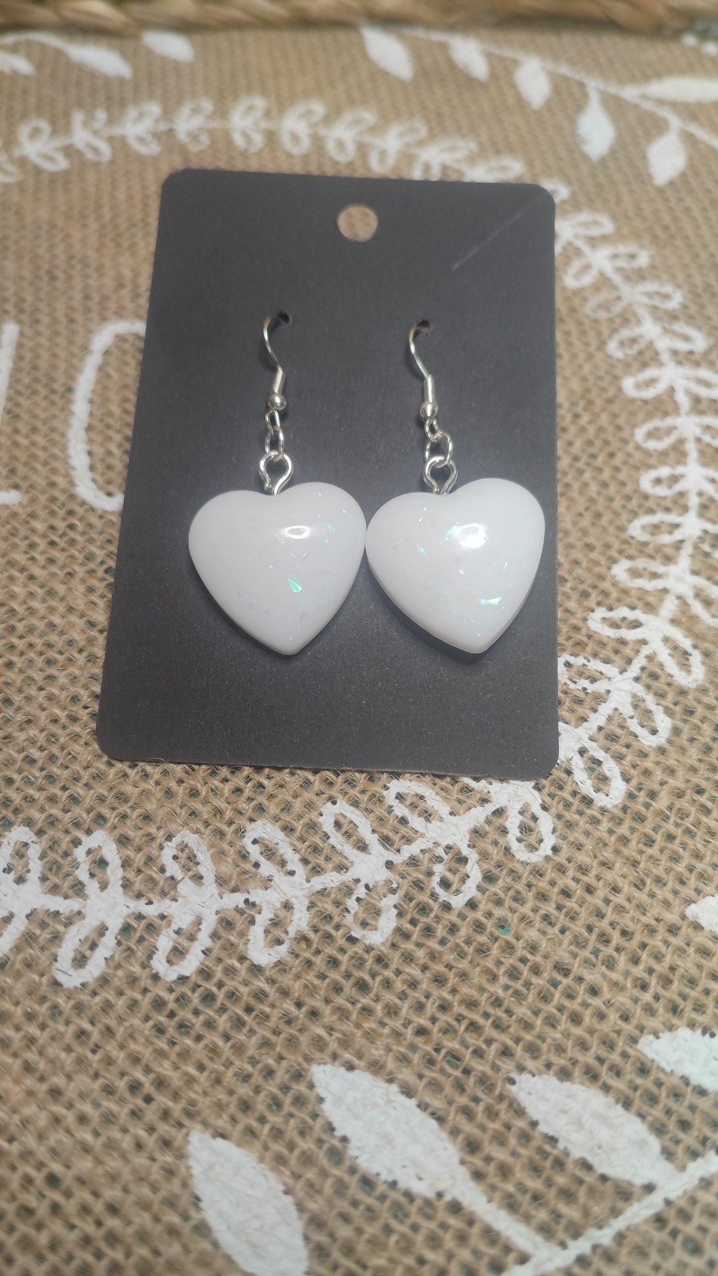 boucles d'oreilles coeur ( grand format ) blanche holographique résine epoxy