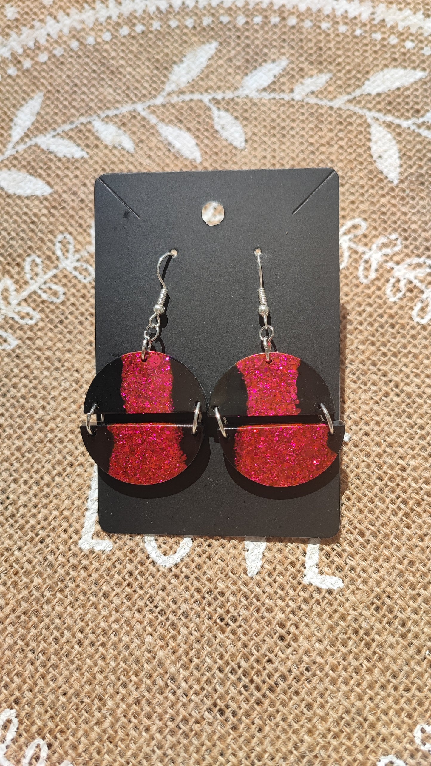 boucles d'oreilles demi sphére bleu et noir en résine epoxy