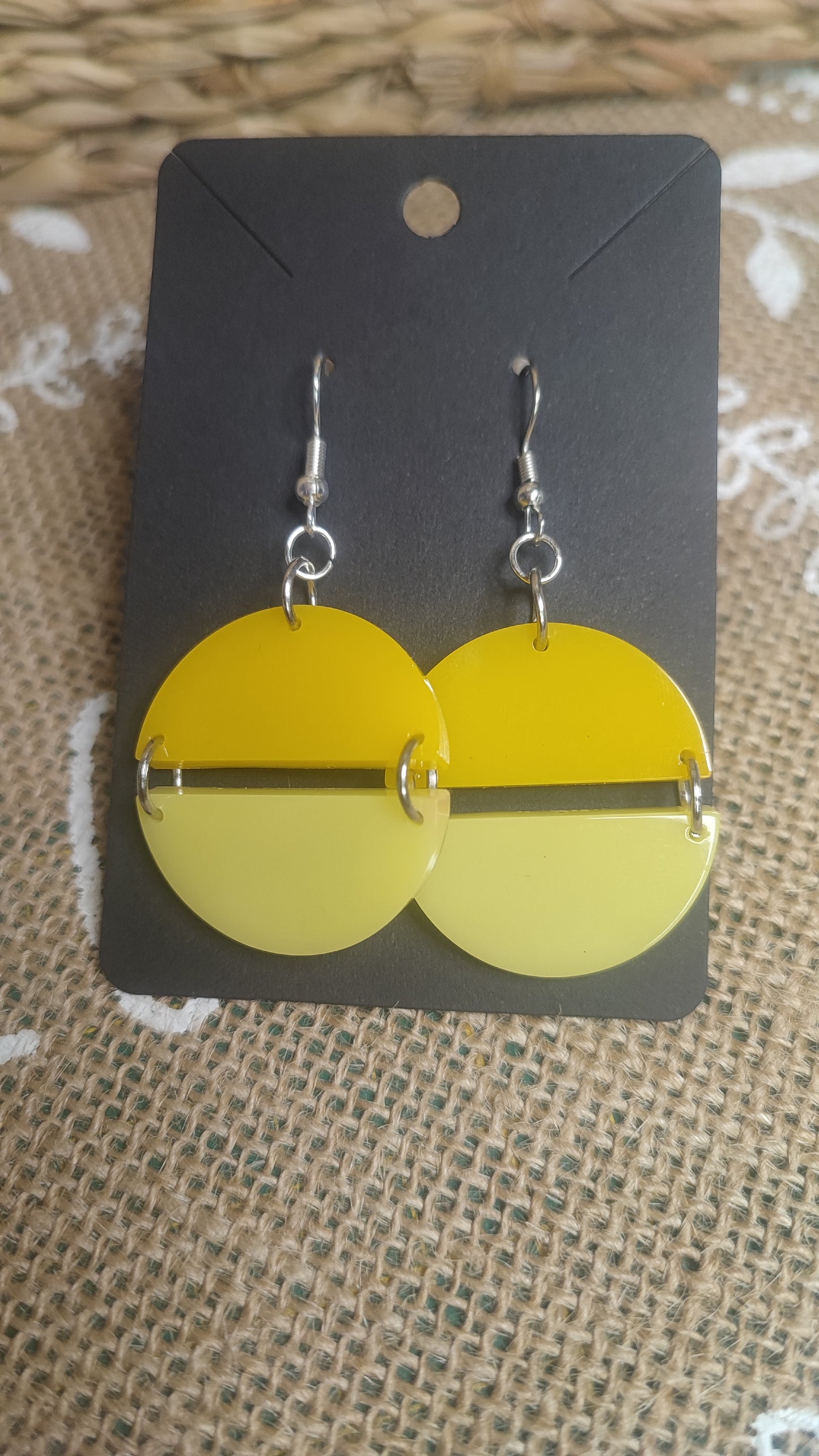 boucles d'oreilles demi sphère jaune pastel et ginger résine epoxy