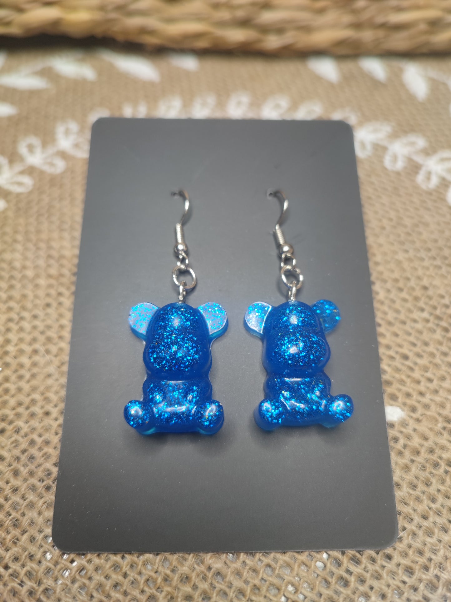 boucles d'oreilles ourson bleu pailleté résine epoxy