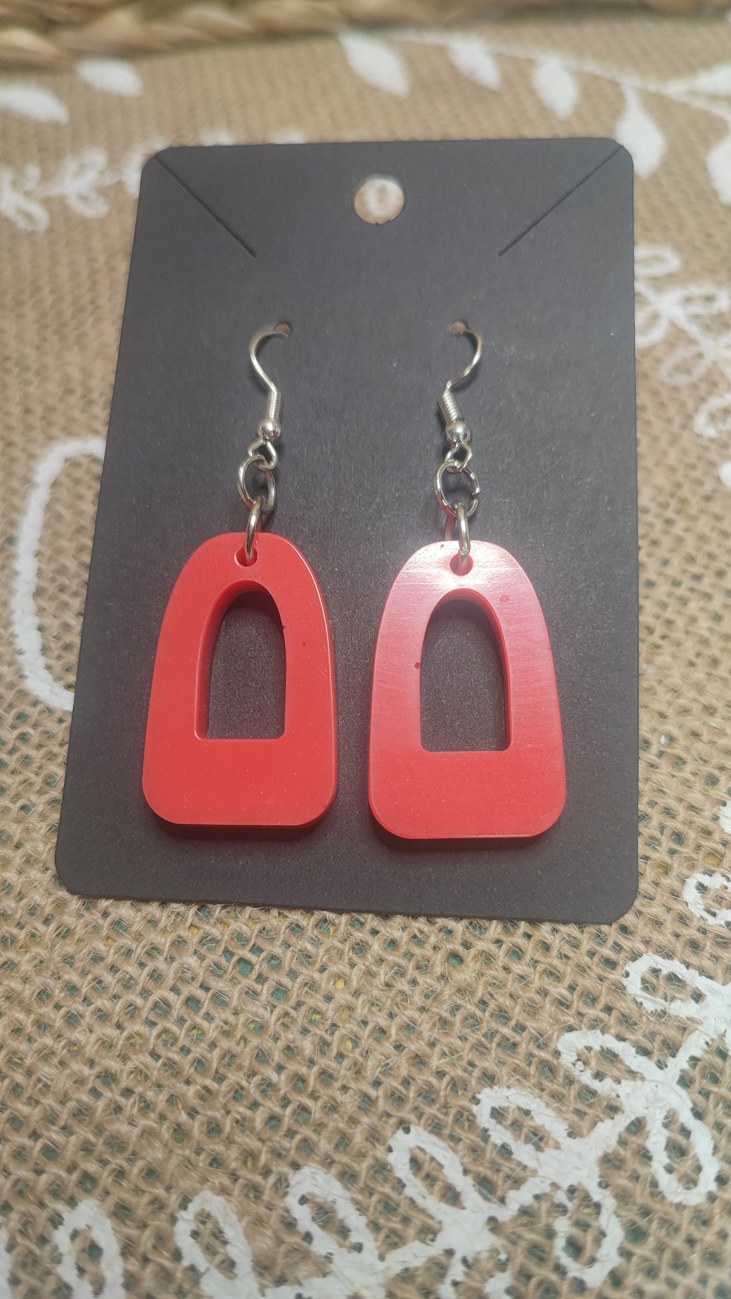 boucles d'oreilles triangle ( grand format ) rouge pastèque résine epoxy
