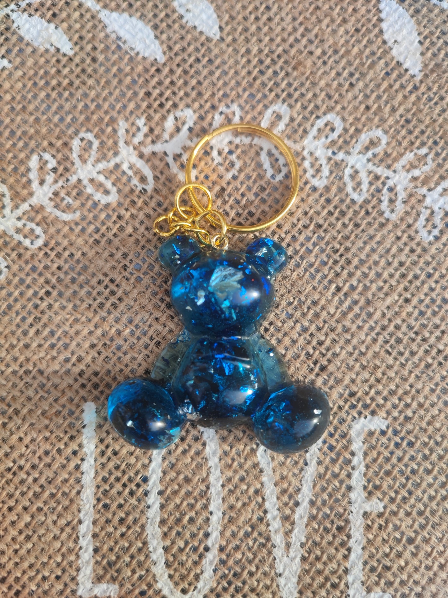 porte clé maman ours bleu avec feuille bleu et argenté résine epoxy