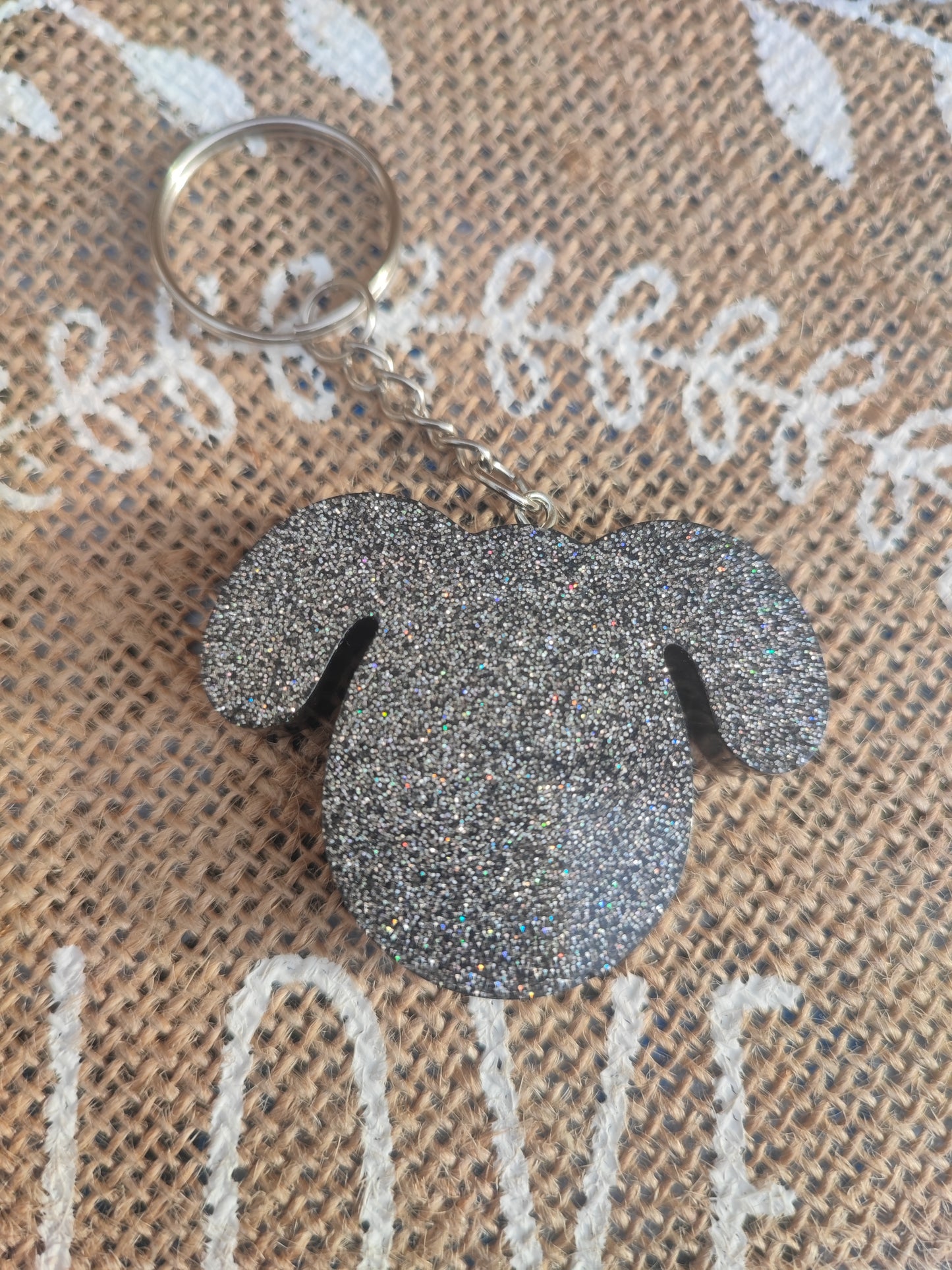 porte clé animaux ( chien ) résine époxy