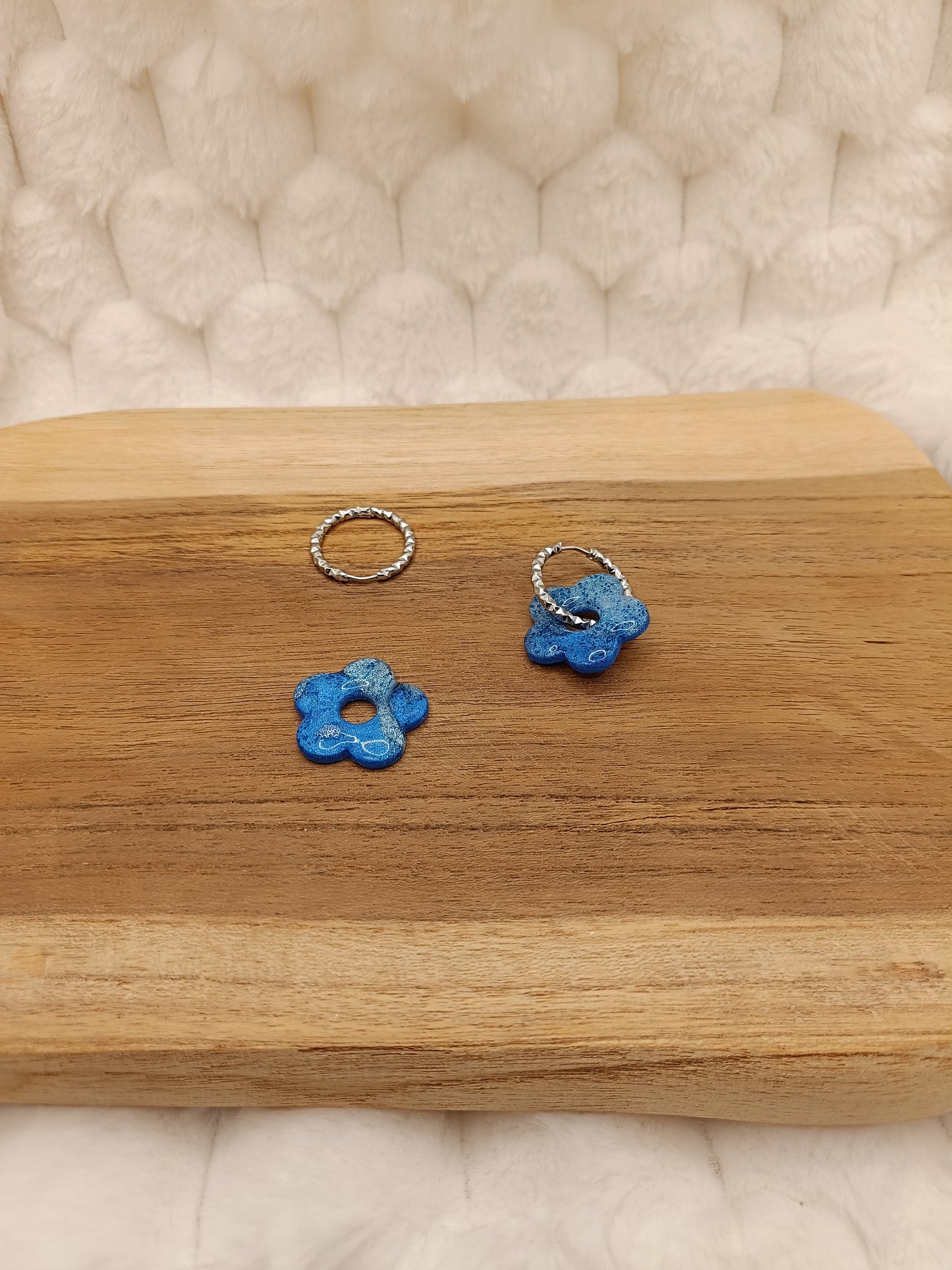 Pampille " Mya " bleu électrique/translucide