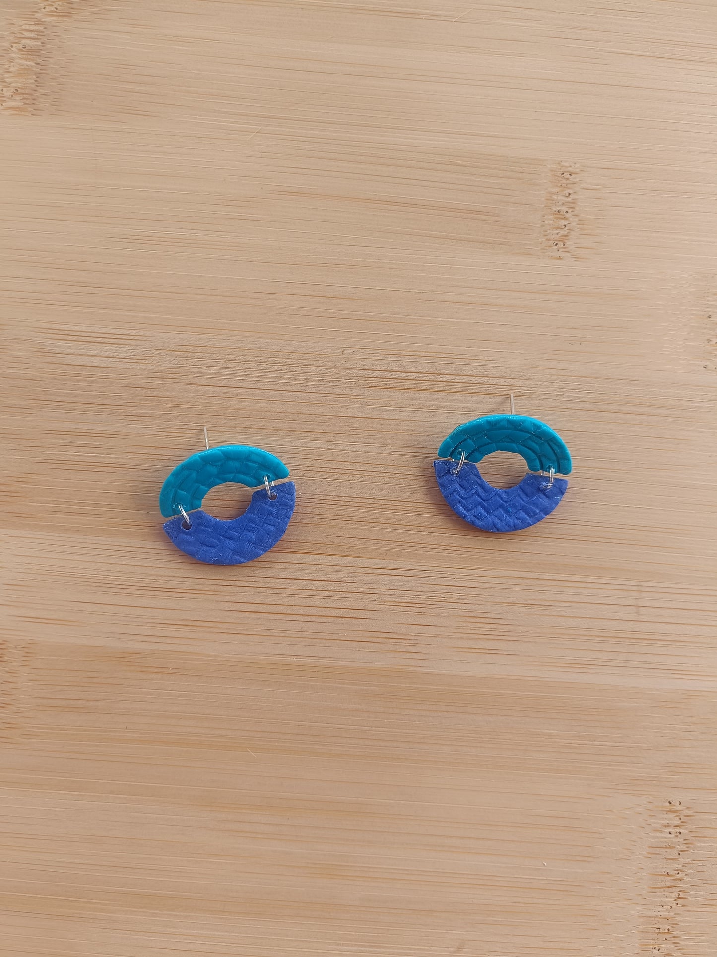Boucles d'oreilles " lilou " bleu clair et foncé