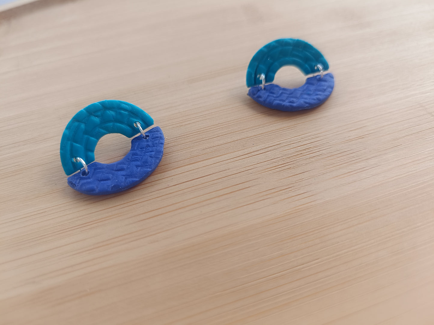 Boucles d'oreilles " lilou " bleu clair et foncé