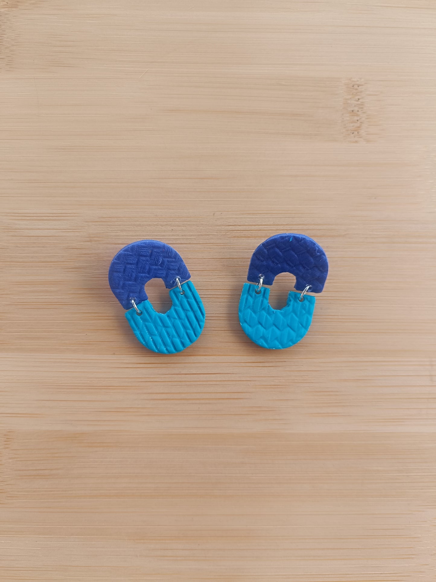 Boucles d'oreilles " lucile " bleu clair et foncé