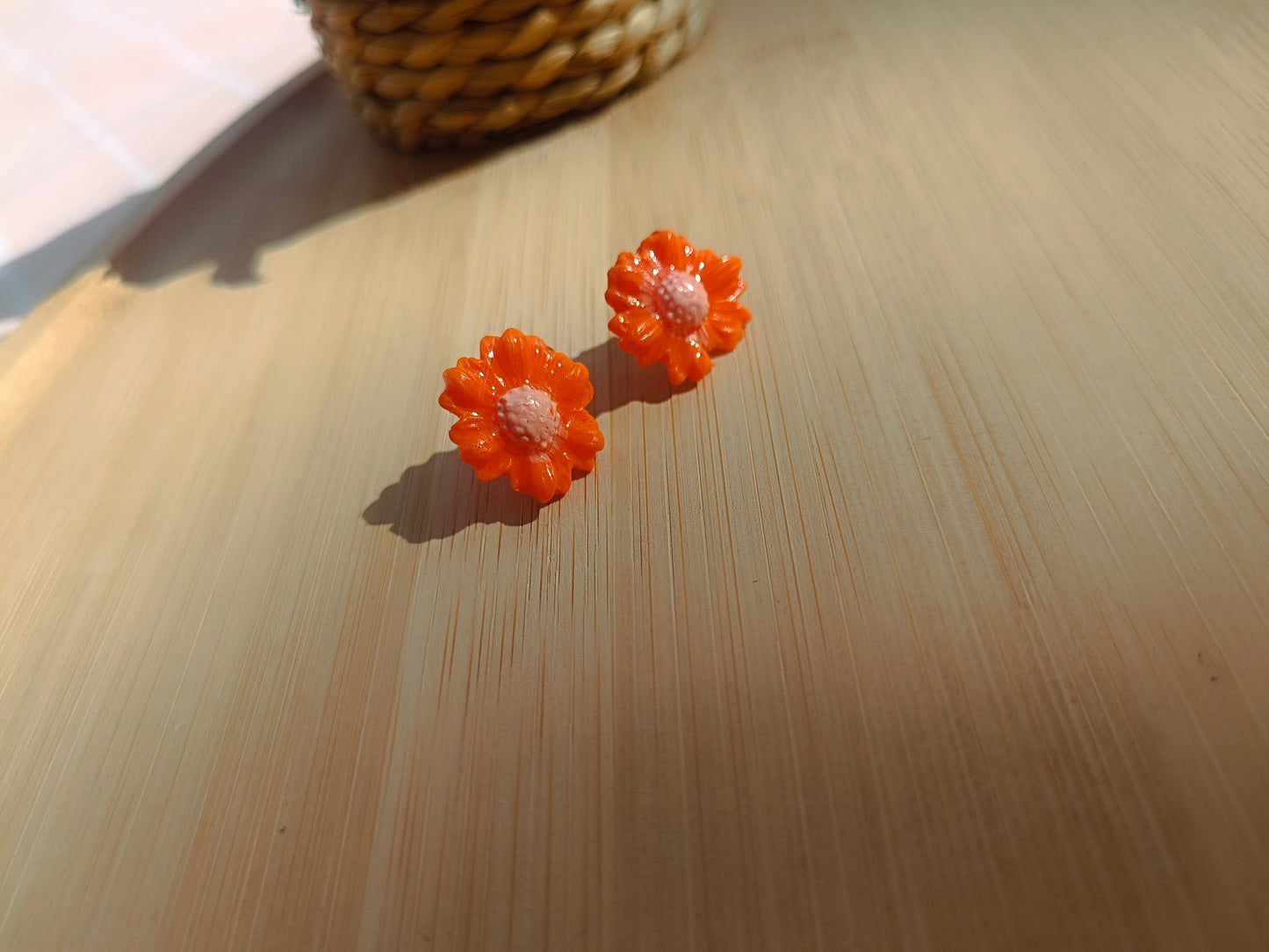 Clous d'oreilles " soleil corail "
