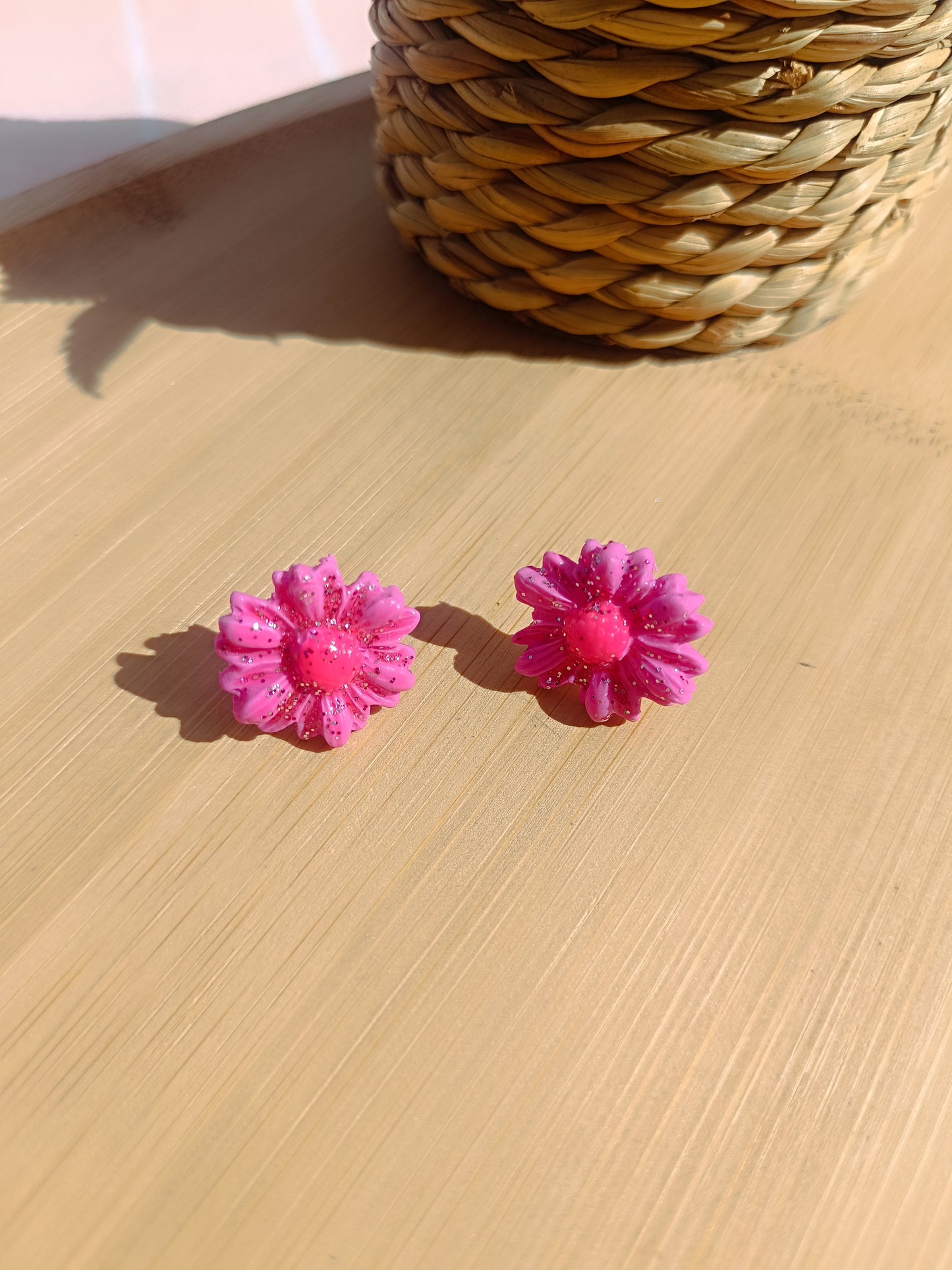 Clous d'oreilles " framboise pailletée "