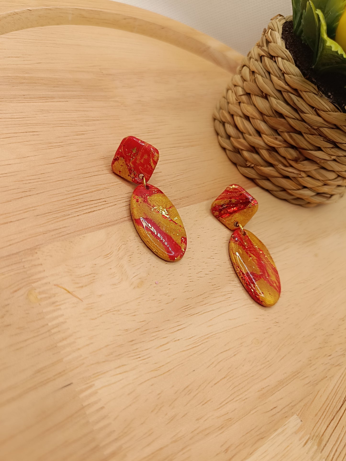 Boucles d'oreilles " Louise " marbé rouge et doré