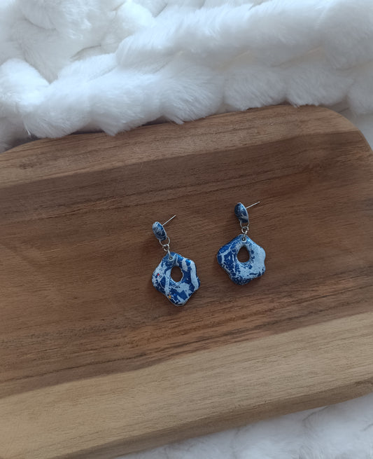 boucle d'oreille " jade " bleu clair et feuille bleu