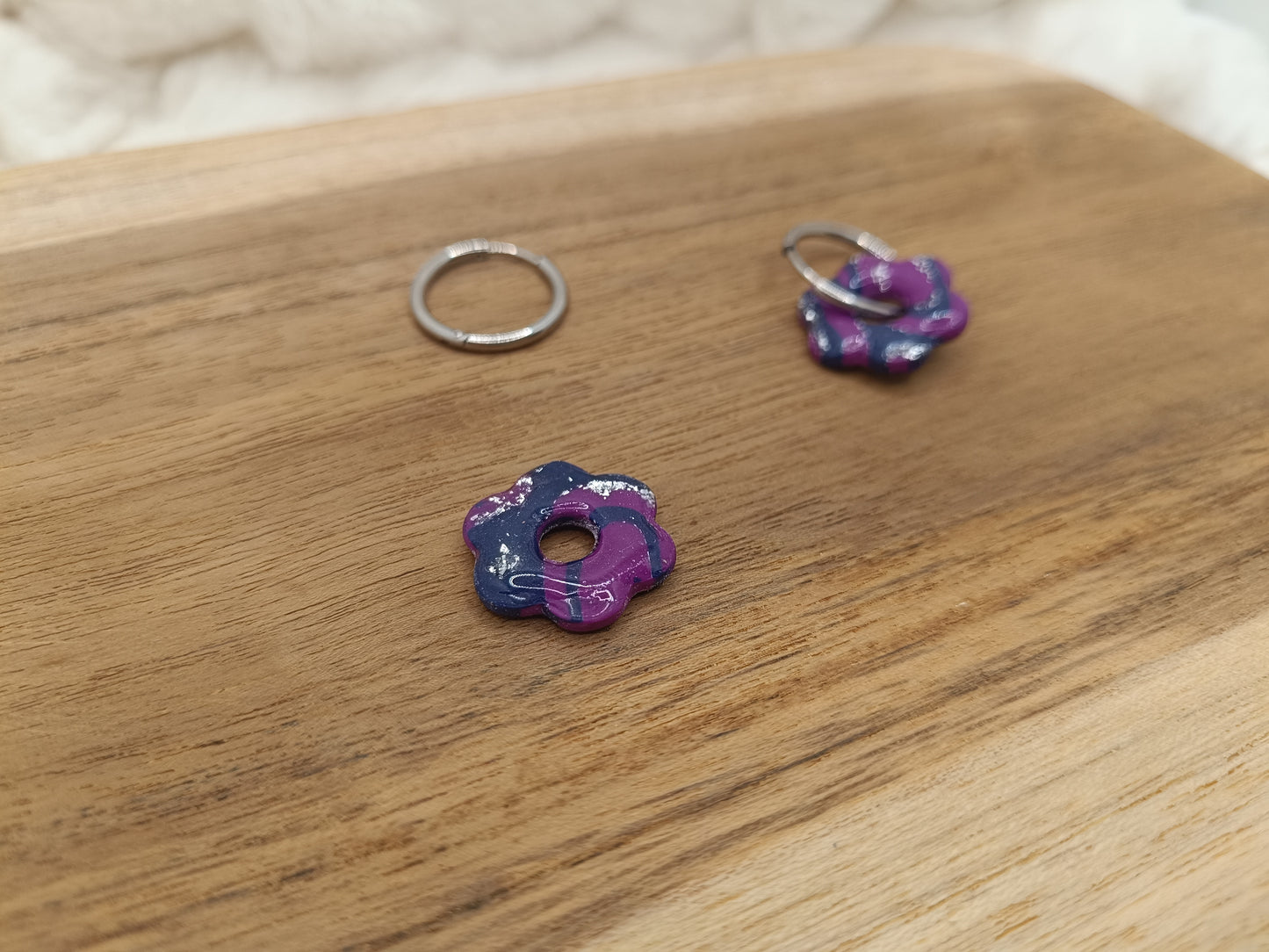 pampille " esmeralda " bleu violette et argenté