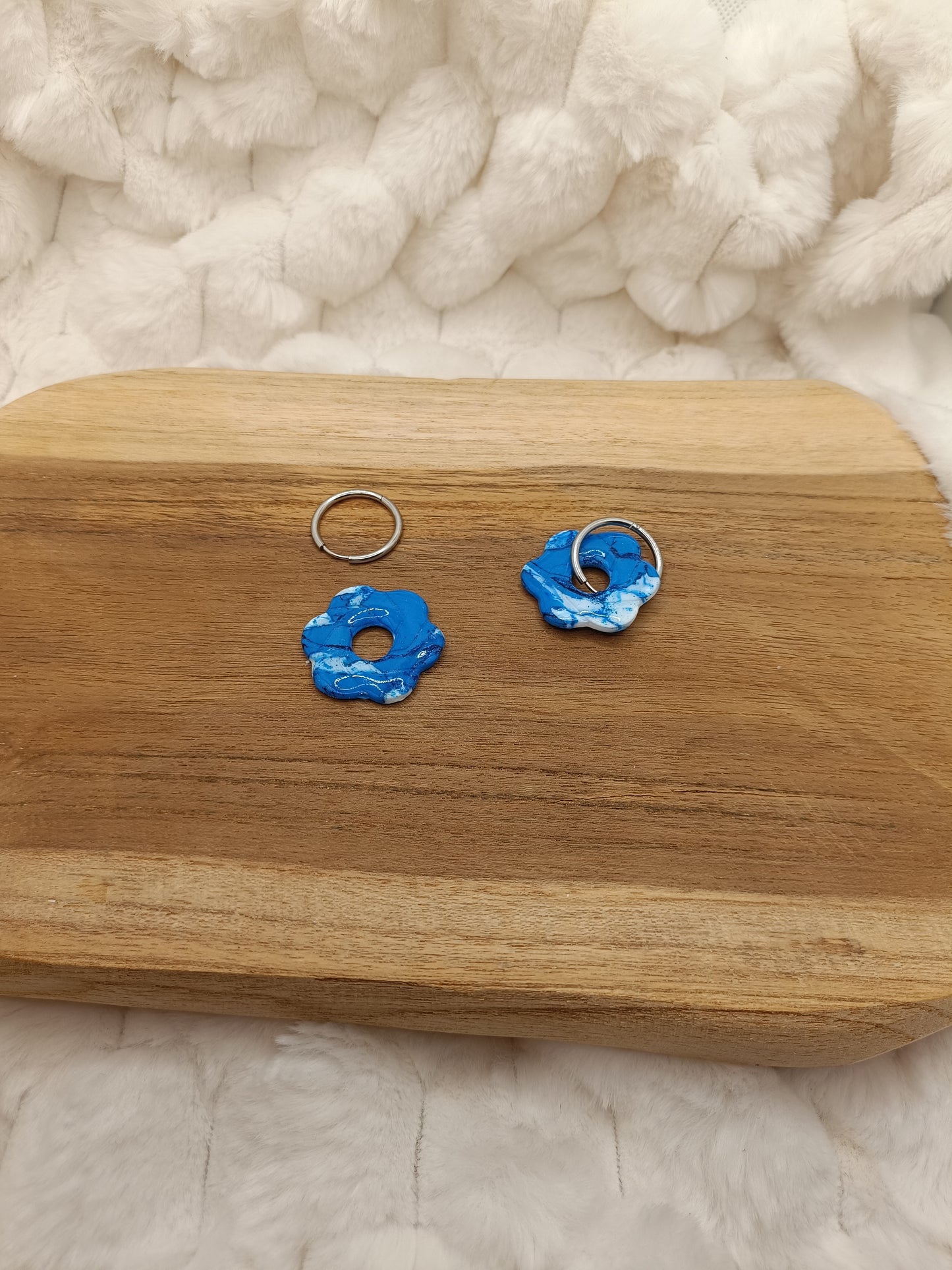 Pampille " Enola " marbré bleu et blanche