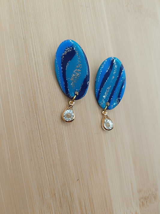 Boucles d'oreilles " Adele " trop bleu et strass