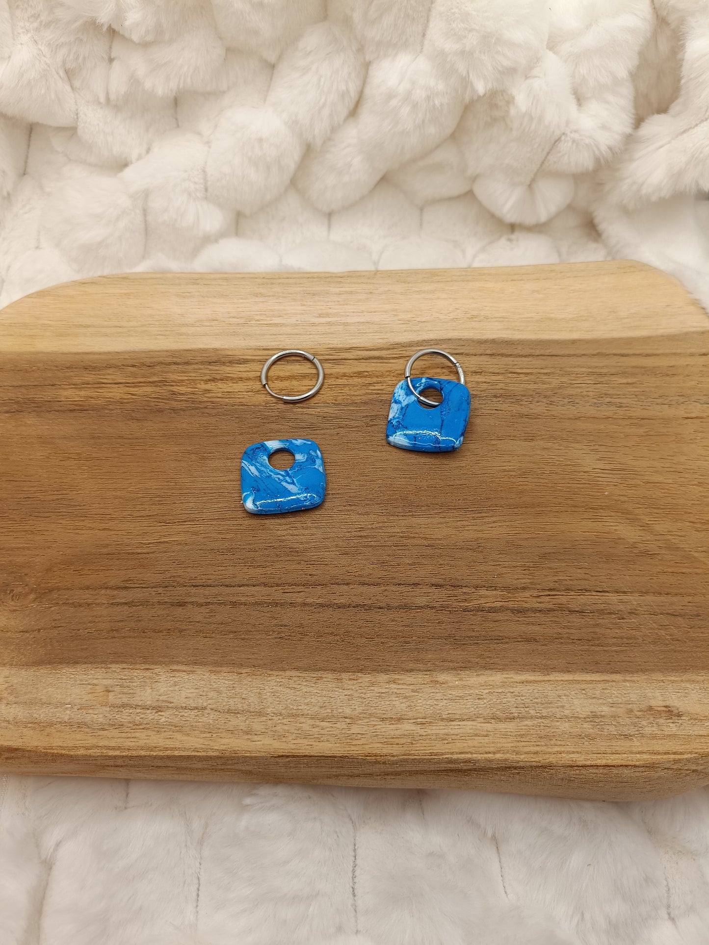 Pampille " rose" marbré bleu et blanc