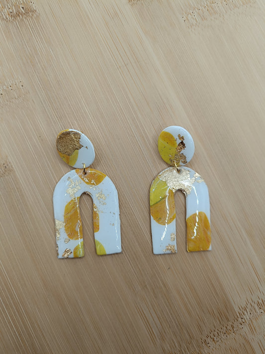 Boucles d'oreilles " melina " blanche/jaunes et doré