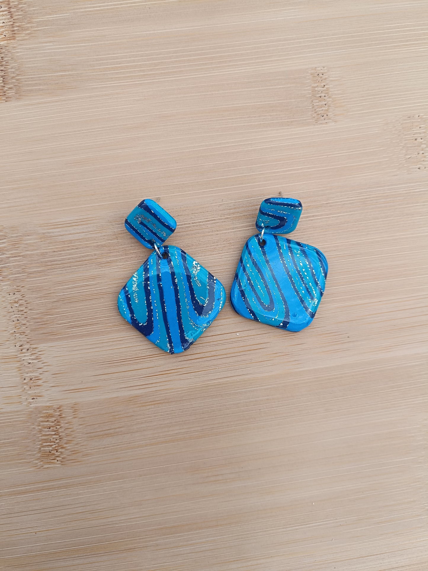 Boucles d'oreilles " alya " marbré bleu et argenté