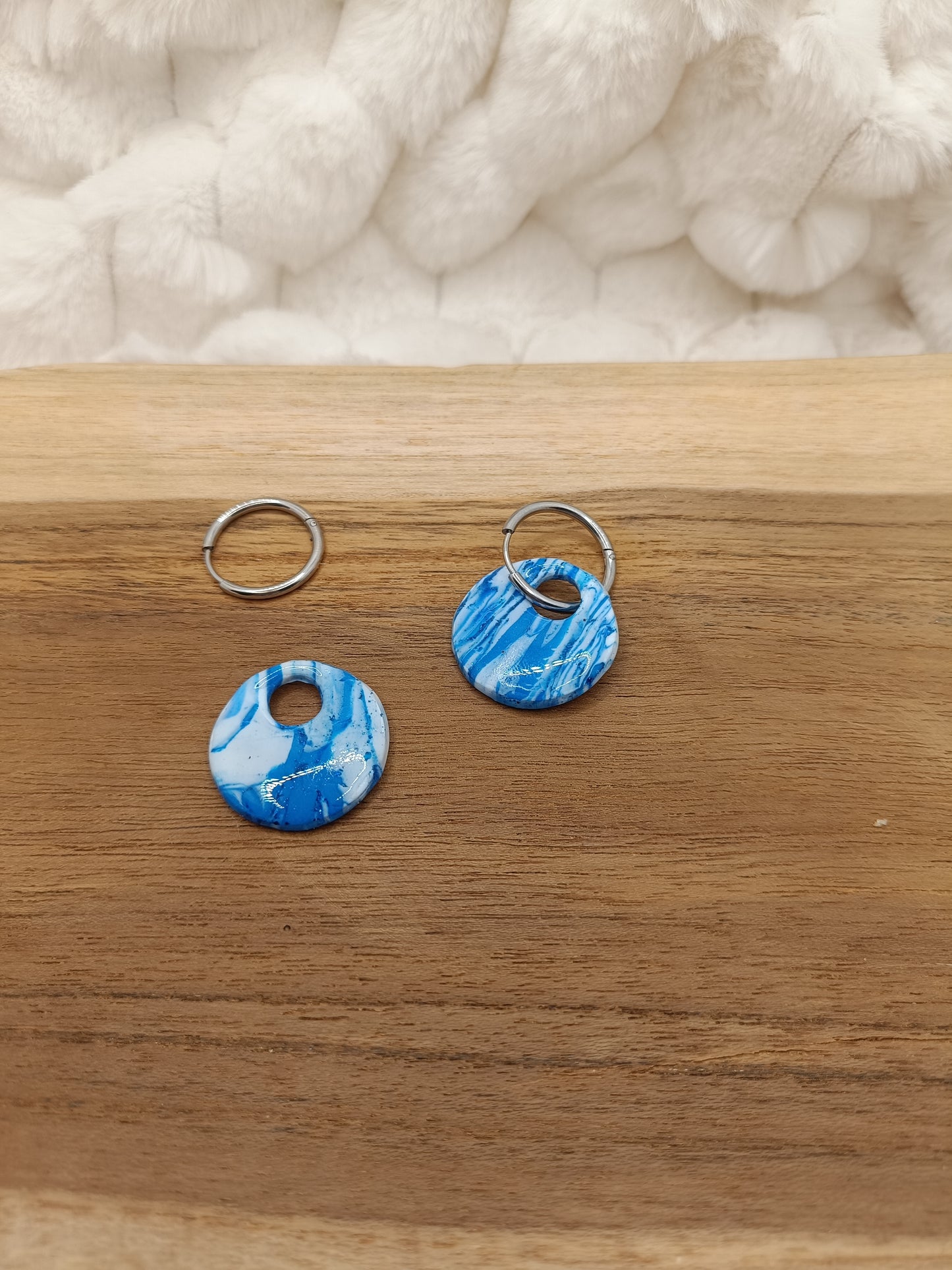 Pampille " nelya " marbré blanc et bleu