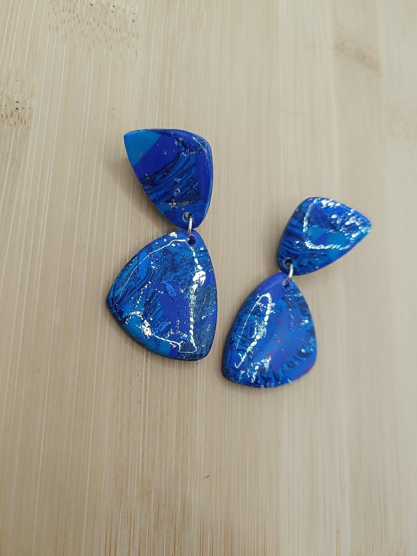Boucles d'oreilles " Eléonore " bleu océan et argenté