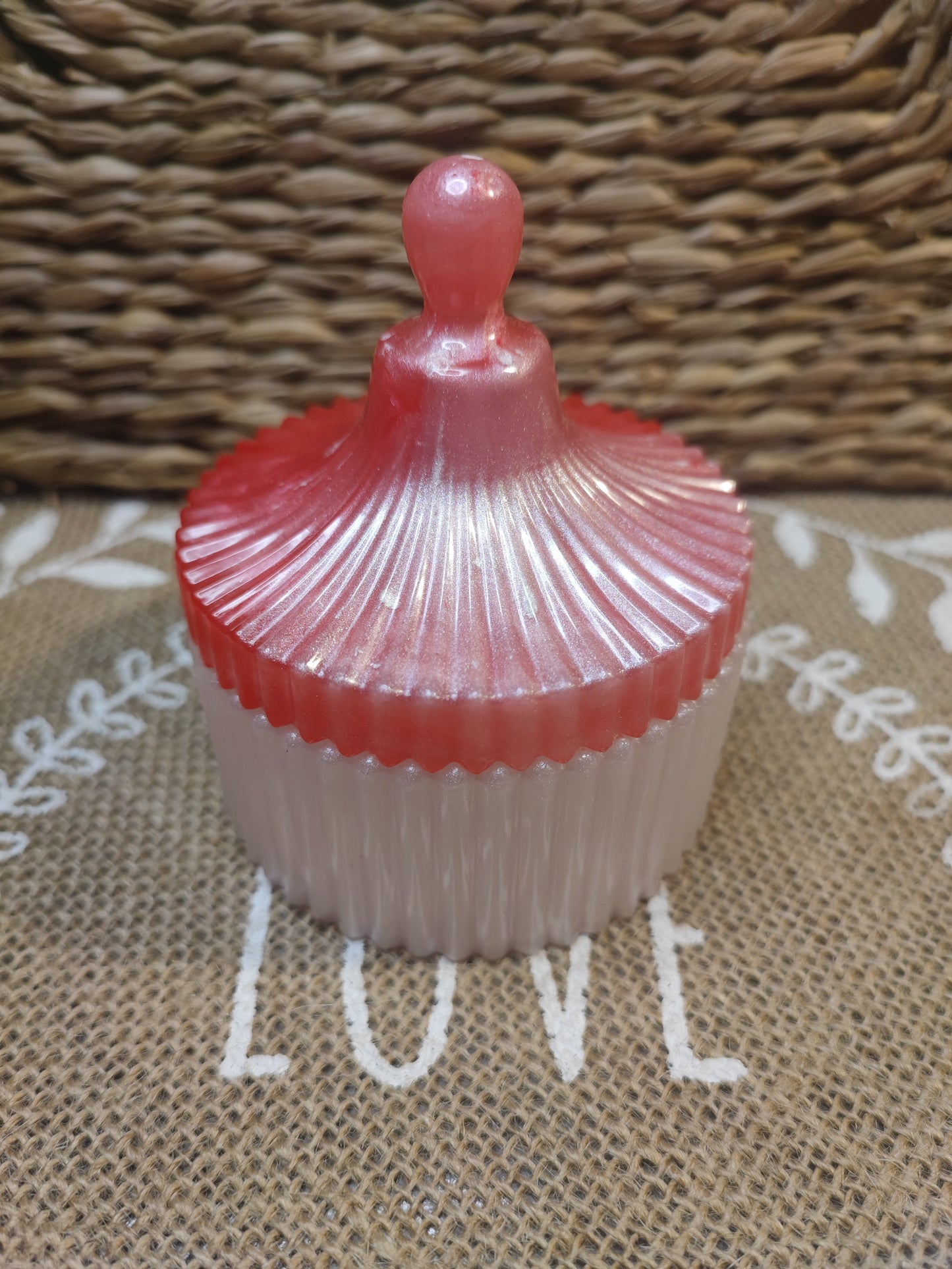 boite à bijoux pion blanche et rouge résine epoxy