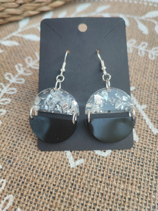 Boucle d'oreilles demi sphère noir et argenté résine epoxy
