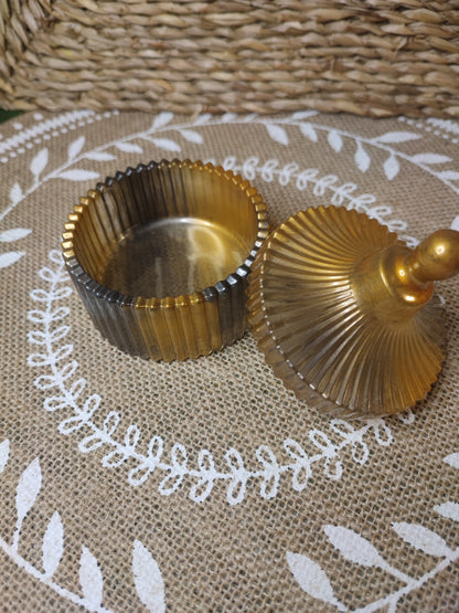 boite à bijoux pion noir et doré résine epoxy