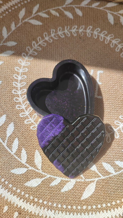 boite à bijoux en résine epoxy noir et violette