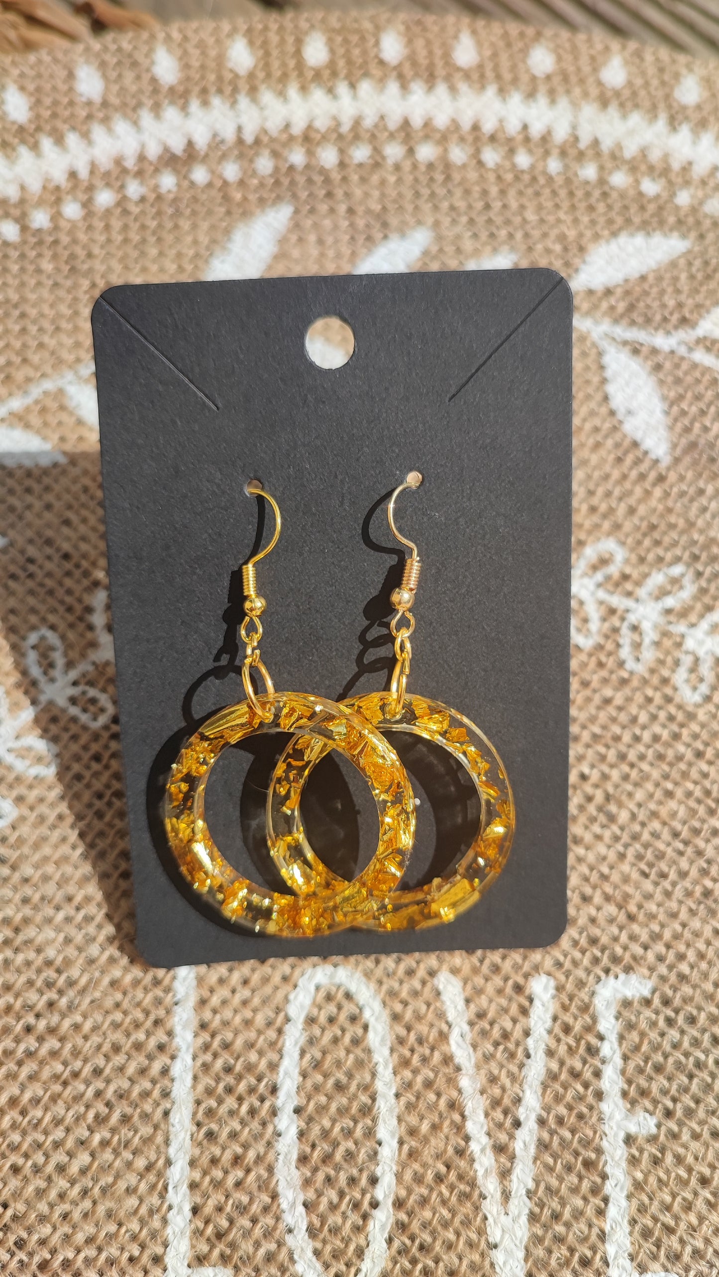 boucles d'oreilles anneaux feuille d'or résine epoxy