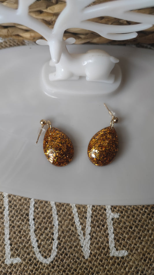 boucles d'oreilles ovale pointu en résine epoxy