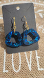 boucles d'oreilles triangle arrondi fantaisie  feuille bleu résine epoxy