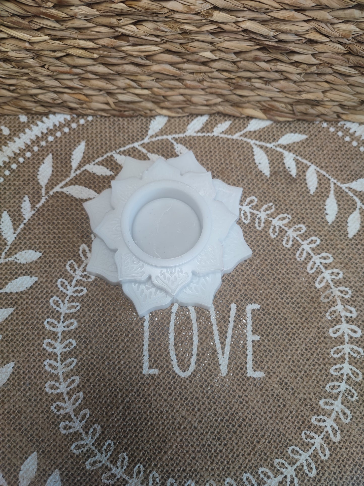 bougeoir fleur de lotus blanc opaque résine epoxy