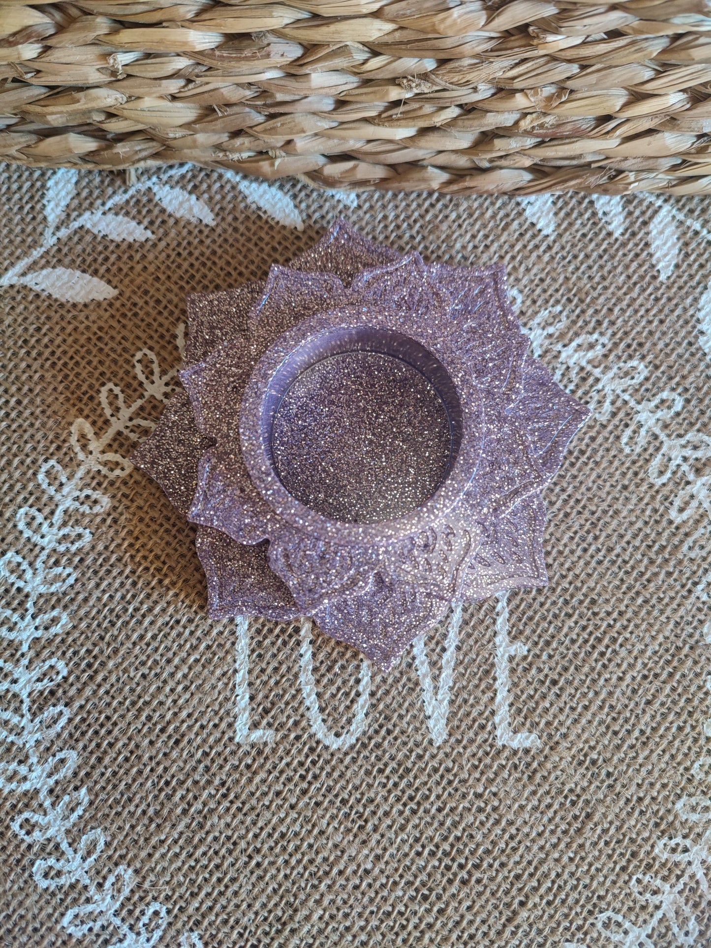 bougeoir fleur de lotus mauve pailleté résine epoxy