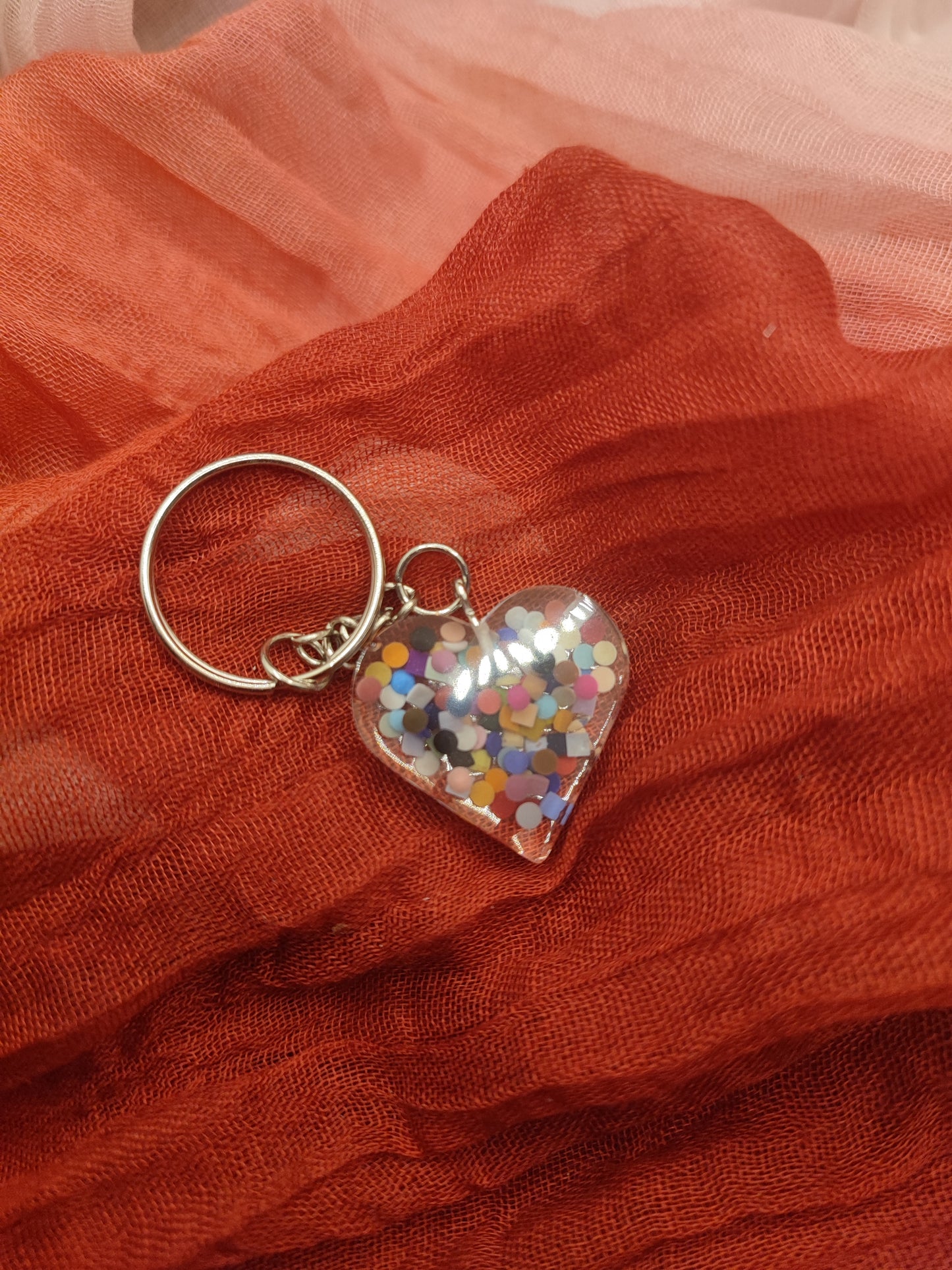 porte clé coeur perlé résine epoxy